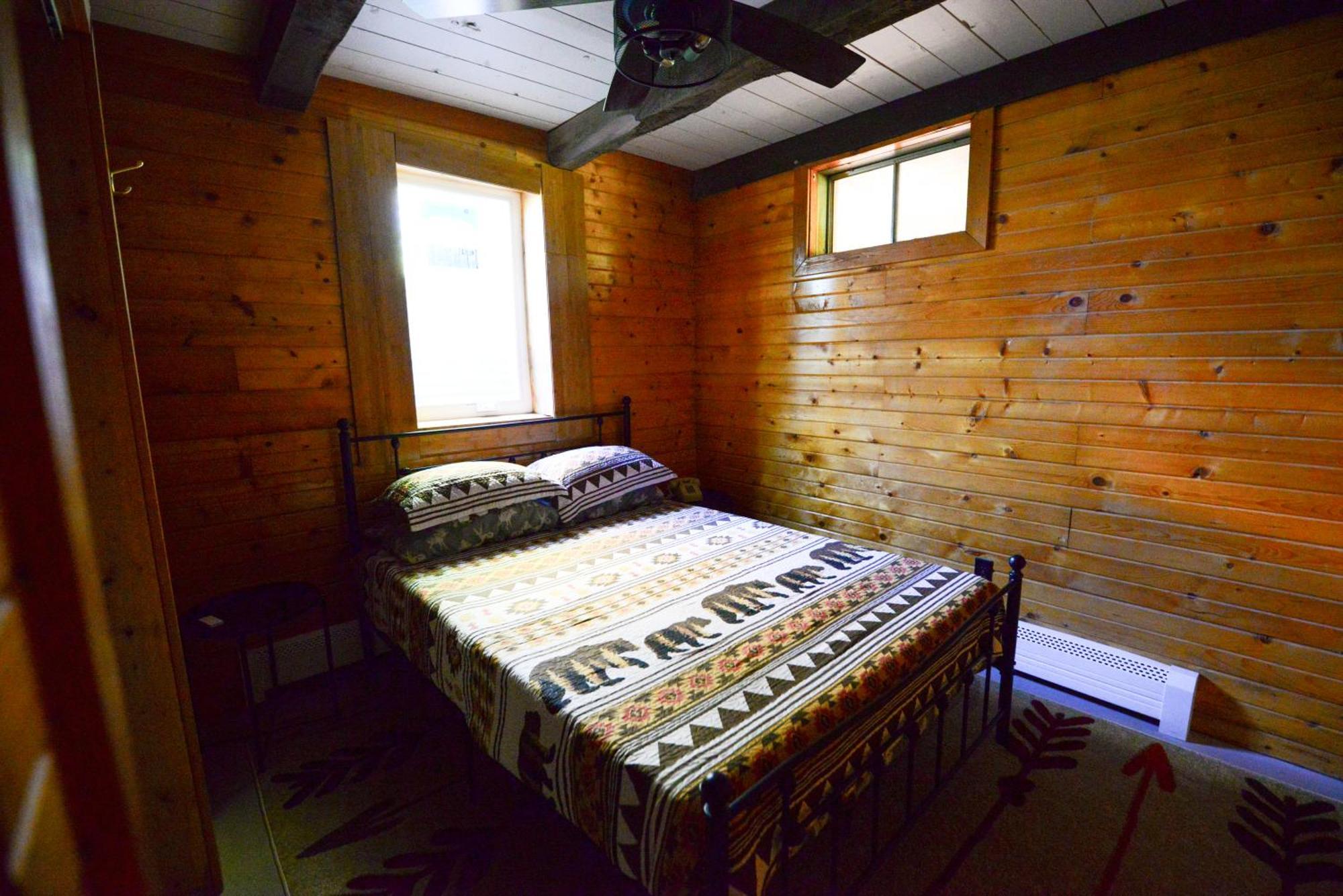 Cozy Cabin With Hottub At Cloverdale Cabins Hinckley Exterior foto