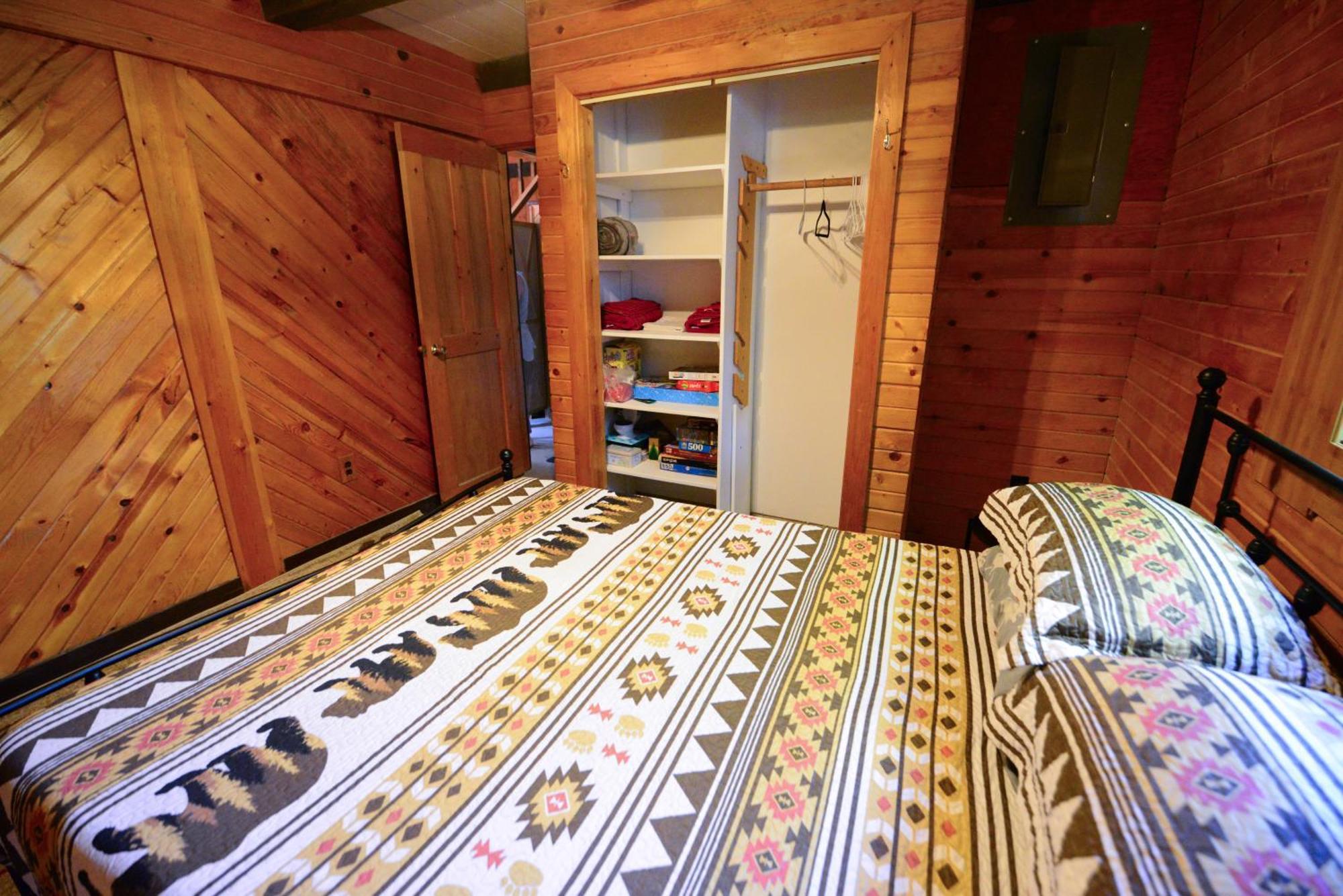 Cozy Cabin With Hottub At Cloverdale Cabins Hinckley Exterior foto