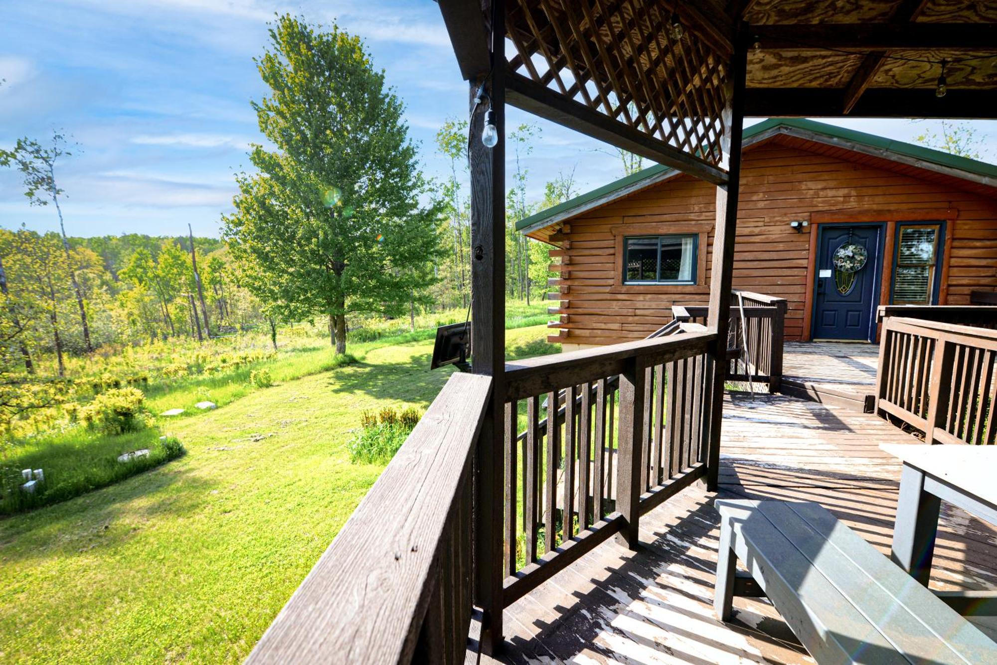 Cozy Cabin With Hottub At Cloverdale Cabins Hinckley Exterior foto